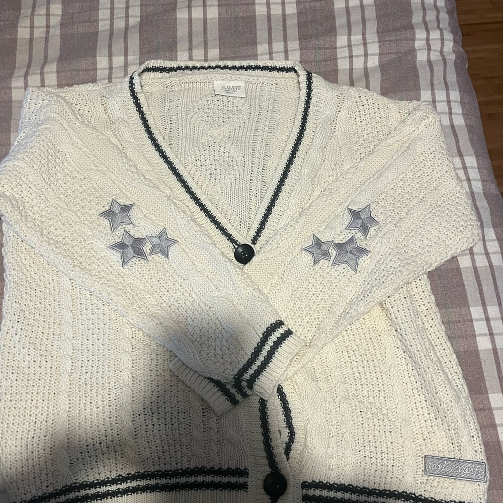 Taylor Swift folklore cardigan